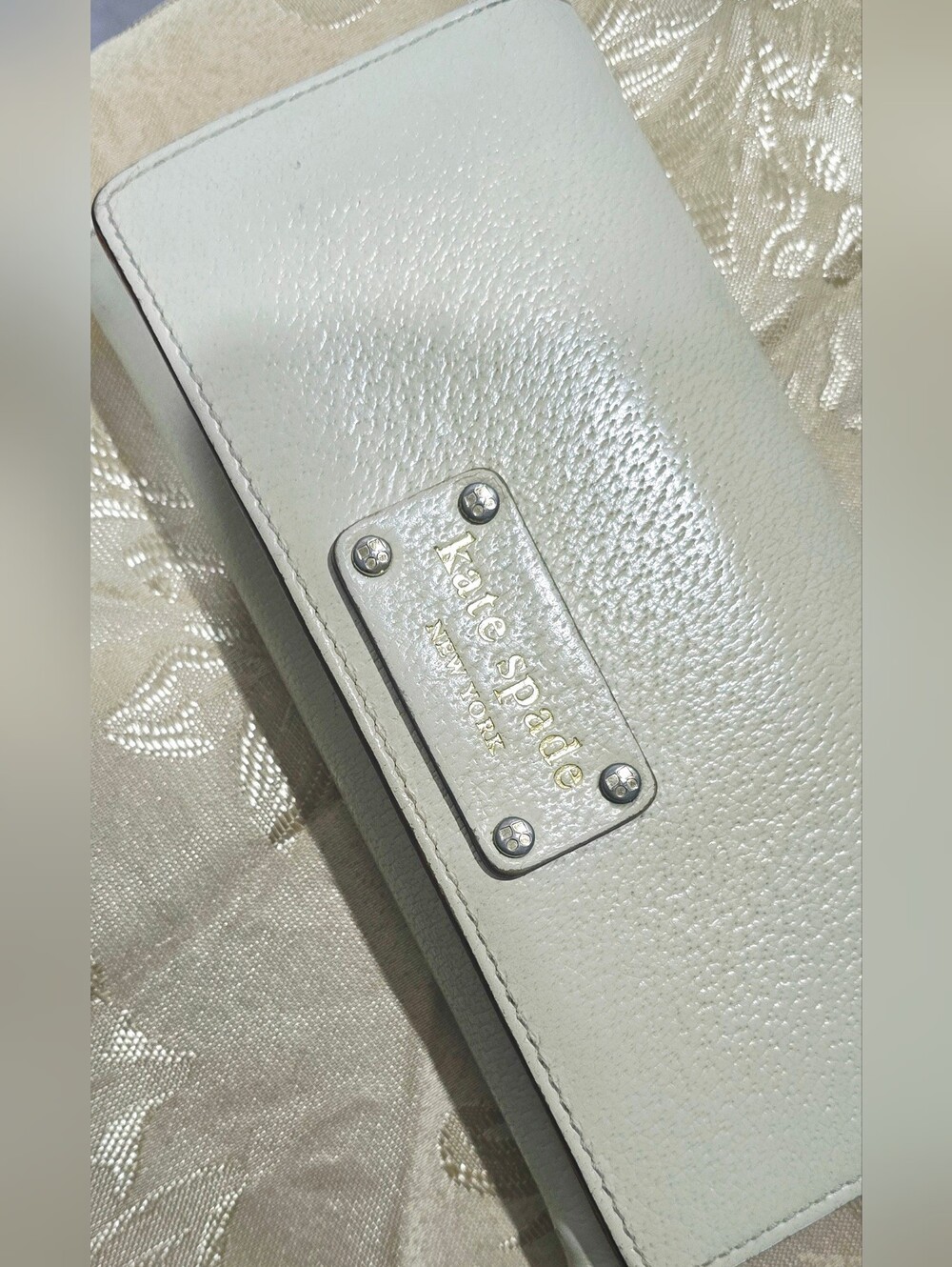 Kate Spade P091 Multi-Compartment Leather Wallet In Ivory
